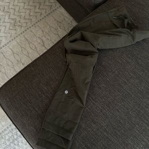 LULULEMON army green leggings with drawstring